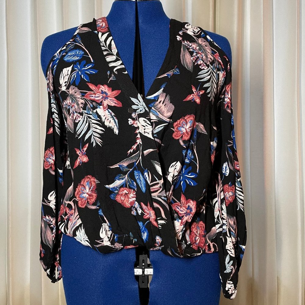Floral Longsleeve with Cut-Out Shoulders